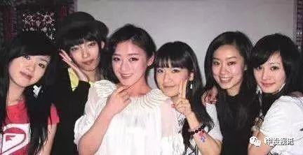 娱乐圈有一起吃瓜的姐妹,揭秘幕后真相！